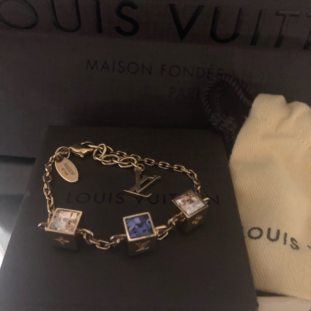 Bracelet